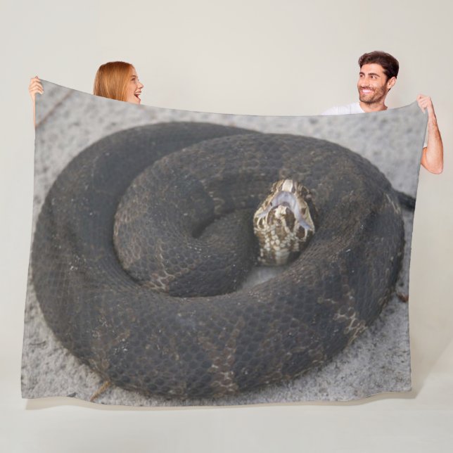 COTTOM MOUTH SNAKE FLEECE BLANKET (In Situ)