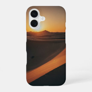 Coucher de Soleil Vintage sur les Dunes iPhone 16 Case