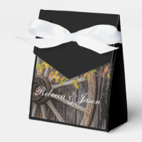 Country Charm - Rustic Western Wagon Wheel