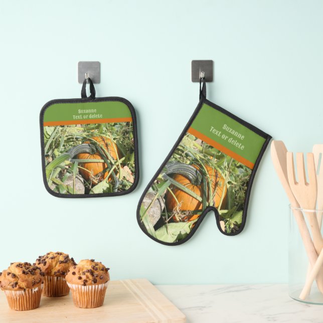 Country Garden Pumpkin Personalised Oven Mitt & Pot Holder Set (Insitu(Hanging))