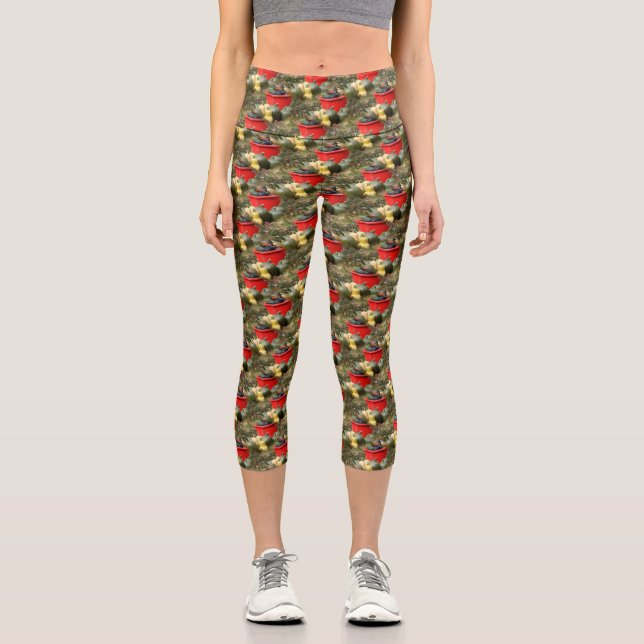 Country Garden Squash Nature Pattern  Capri Leggings (Front)