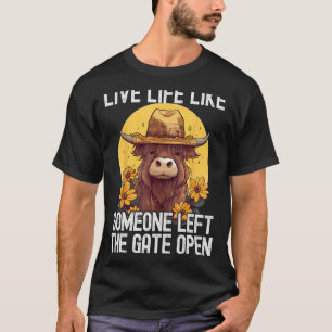 Country Heifer Highland Cow With Sunflowers Farm F T-Shirt