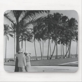 Couple standing at palm tree Rear view B&W Mouse Mat