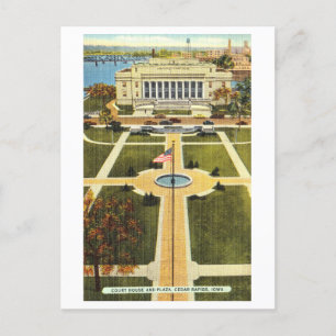 Court House and Plaza in Cedar Rapids, Iowa, Postcard