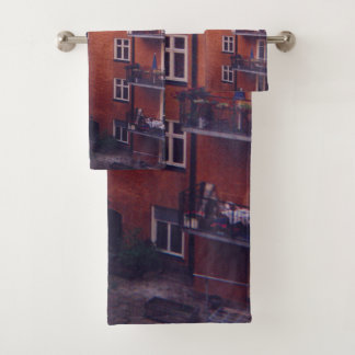 Court Yard Bath Towel Set