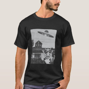 Cow Selfie Alien Ship Farm Confused Take A Trip Fu T-Shirt