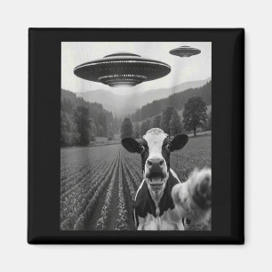 Cow Selfie with Alien UFO Funny Cow Farmer Men Magnet