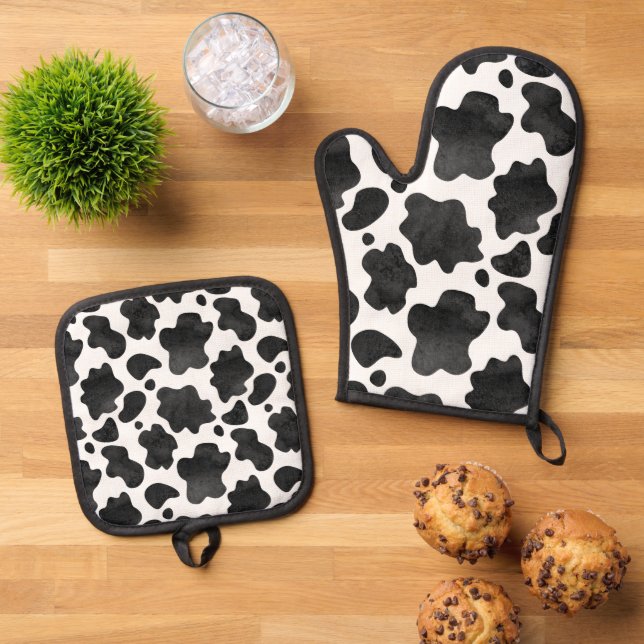 Cow Spots Pattern Black and White Animal Print Oven Mitt & Pot Holder Set (Top Down)