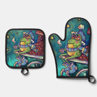 Cozy Frog Christmas & New Year Card Oven Mitt & Pot Holder Set