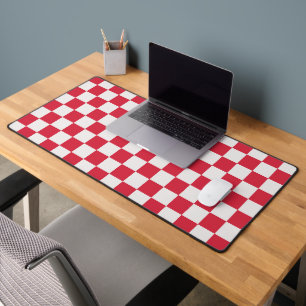 Cranberry fizz checkerboard pattern desk mat
