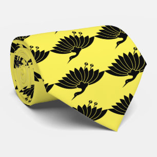 Crane-shaped chrysanthemum tie