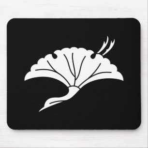 Crane-shaped ginkgo leaf mouse mat