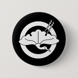 Crane-shaped ginkgo leaf on circle 6 cm round badge