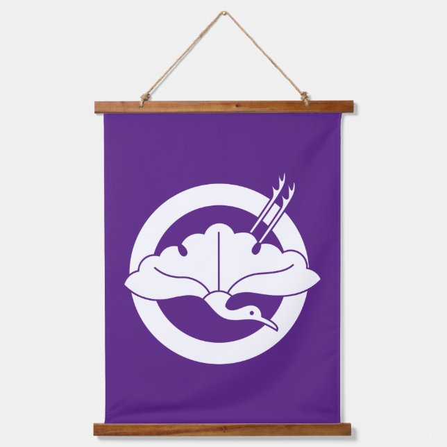 Crane-shaped ginkgo leaf on circle hanging tapestry (Front)
