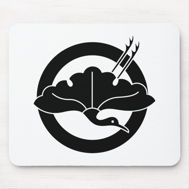 Crane-shaped ginkgo leaf on circle mouse mat (Front)
