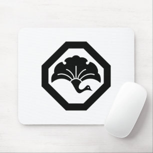 Crane-shaped ginkgo leaf on tray mouse mat