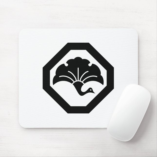 Crane-shaped ginkgo leaf on tray mouse mat (With Mouse)