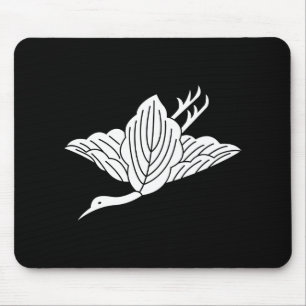 Crane-shaped oak leaves mouse mat