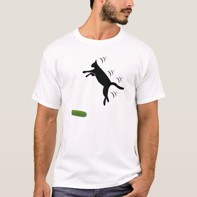 CRAZY CAT SCARED OF CUCUMBER JUMPS OUT OF THE WAY T-Shirt (Front)