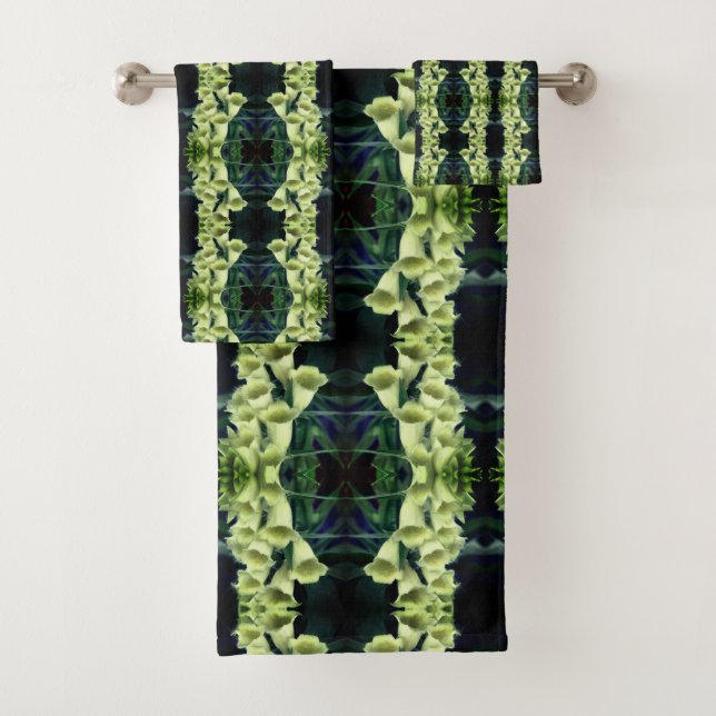 Creamy Foxglove Flowers Abstract Bath Towel Set (Insitu)