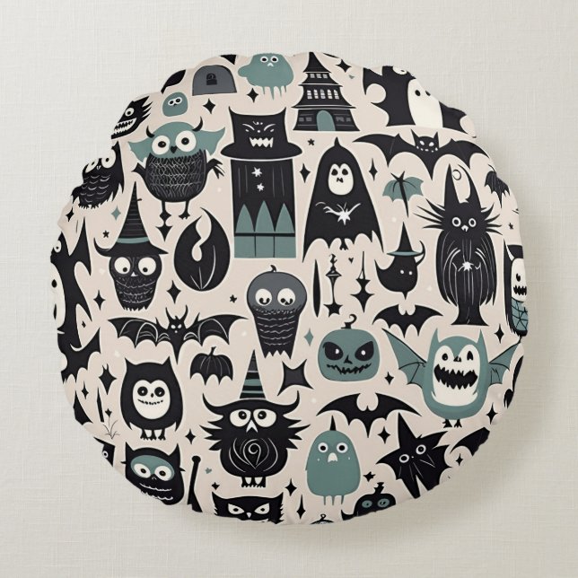 Creepy Halloween Night  Round Cushion (Front)