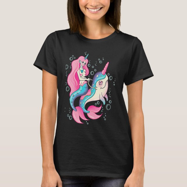 Creepy mermaid riding on a unicorn narwahle Alt sa T-Shirt (Front)