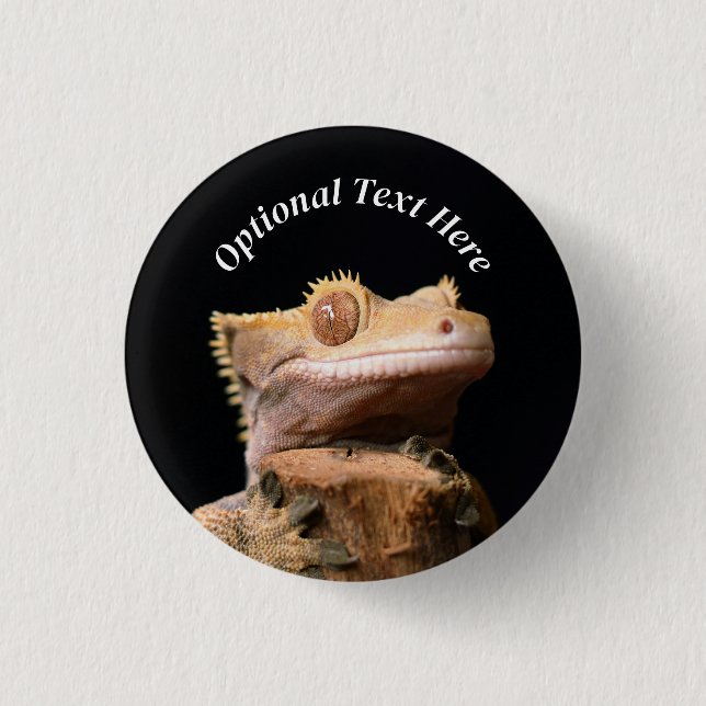 Crested Gecko Lizard on black 3 Cm Round Badge (Front)
