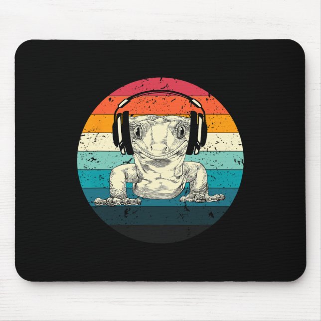 Crested Gecko Playing Video Game Funny Gamers  Mouse Mat (Front)