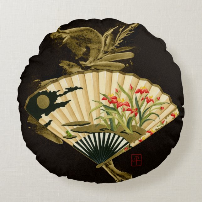 Crimped Oriental Fan with Floral Design Round Cushion (Front)