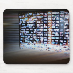 Crossing online borders mouse mat