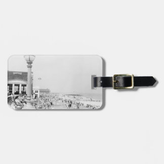 Crowds 2 luggage tag