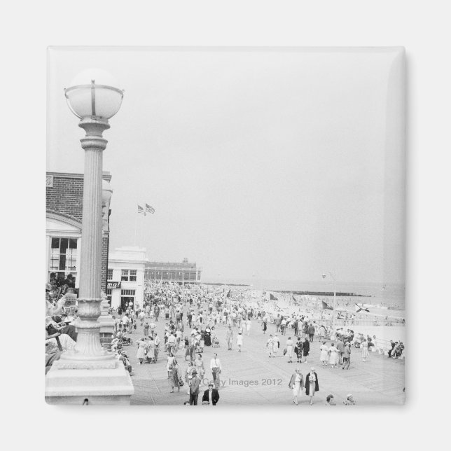 Crowds 2 magnet (Front)