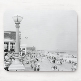 Crowds 2 mouse mat