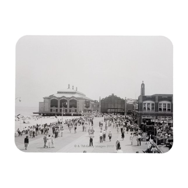 Crowds Magnet (Horizontal)