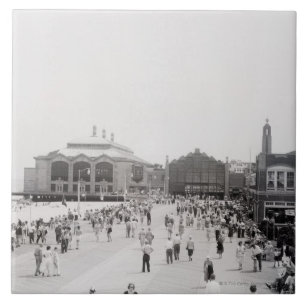 Crowds Tile