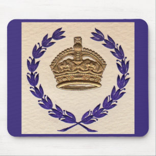 crown and garland mouse mat