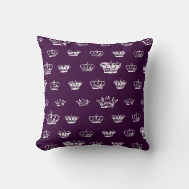 Crown Pattern in White Cushion (Front)