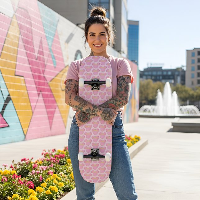 Crown Skateboard (Creator Uploaded)