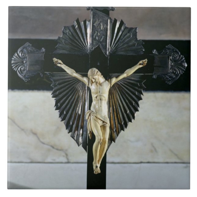 Crucifixion, 17th century (ivory) tile (Front)