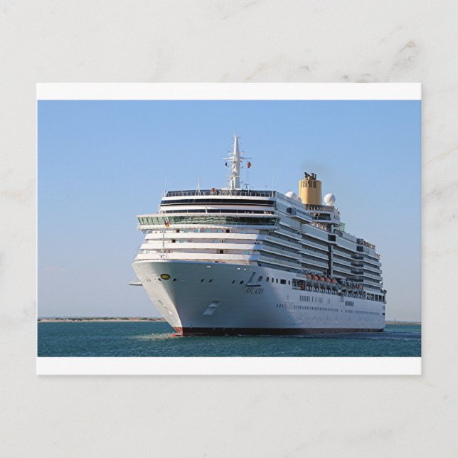 Cruise ship 17 postcard (Front)