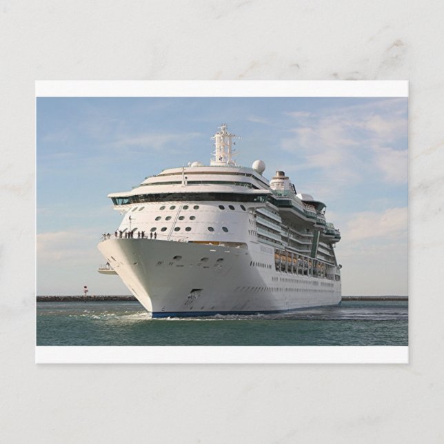 Cruise ship 4 postcard (Front)