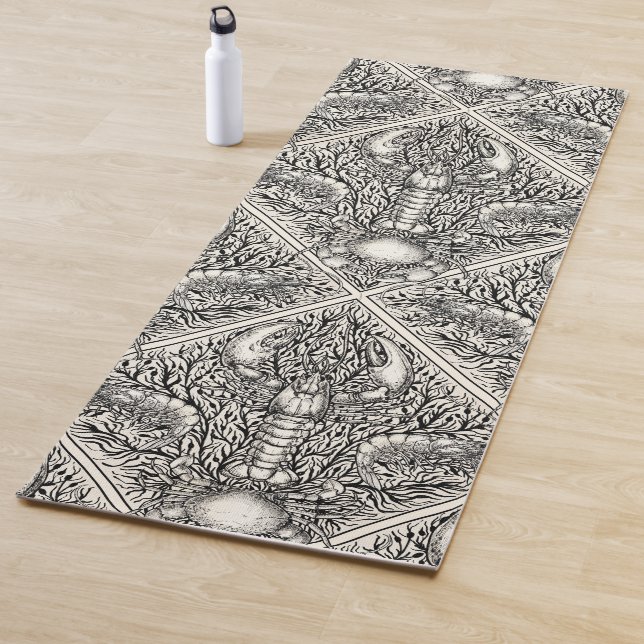 Crustacean in black and natural white yoga mat (In Situ)
