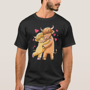 Cuddle Highland Cattle I Scottish Cow Farmers T-Shirt
