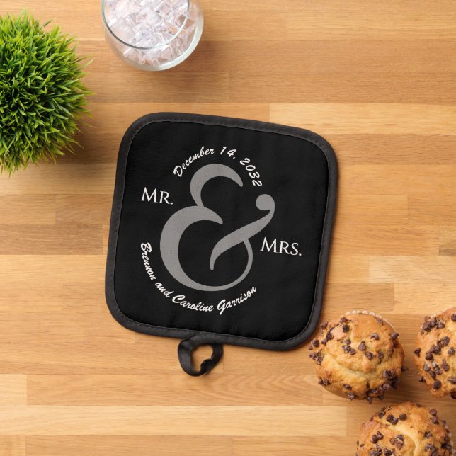 Custom Chic Mr. And Mrs. Couple Names Pot Holder (Top Down)