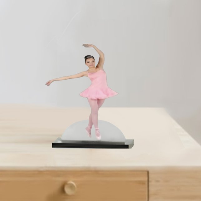 Custom Photo Sculptures turns a photo into statue (Custom Photo Sculptures turns a photo into statue)