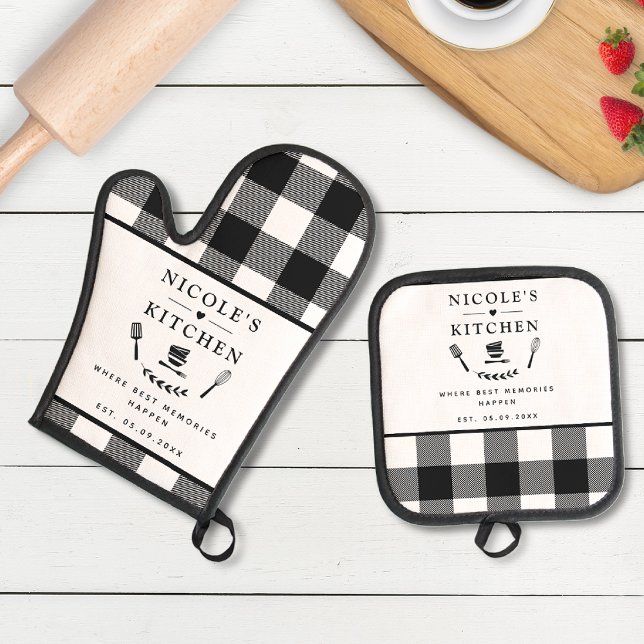 Custom Text, Black and White Buffalo Plaid Oven Mitt & Pot Holder Set (Creator Uploaded)