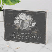 Customisable Memorial Art Nouveau Daisies Wreath