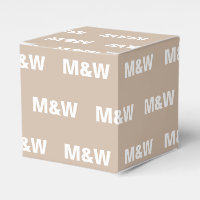 Customise w/Initial White monogram beige gift
