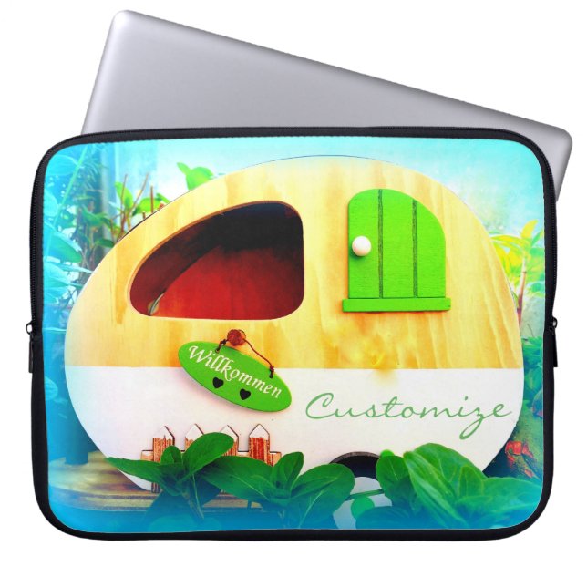 Customised retro camper casa  laptop sleeve (Front)