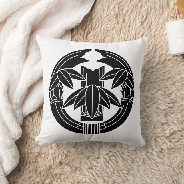 Cut bamboo in embracing bamboo leaves cushion (Blanket)